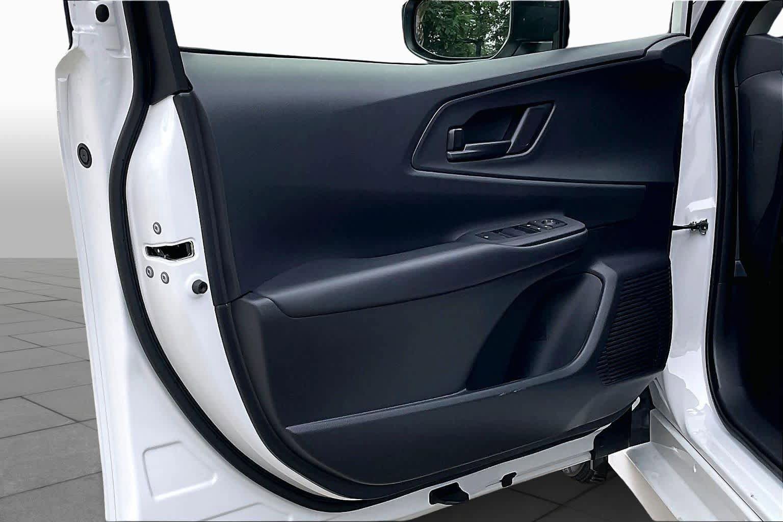 New 2026 Toyota Prius Plug-In Hybrid FWD image 10