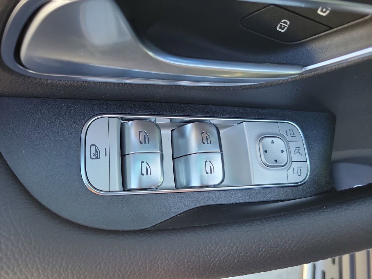 New 2026 Mercedes-Benz GLS 580 4MATIC image 22