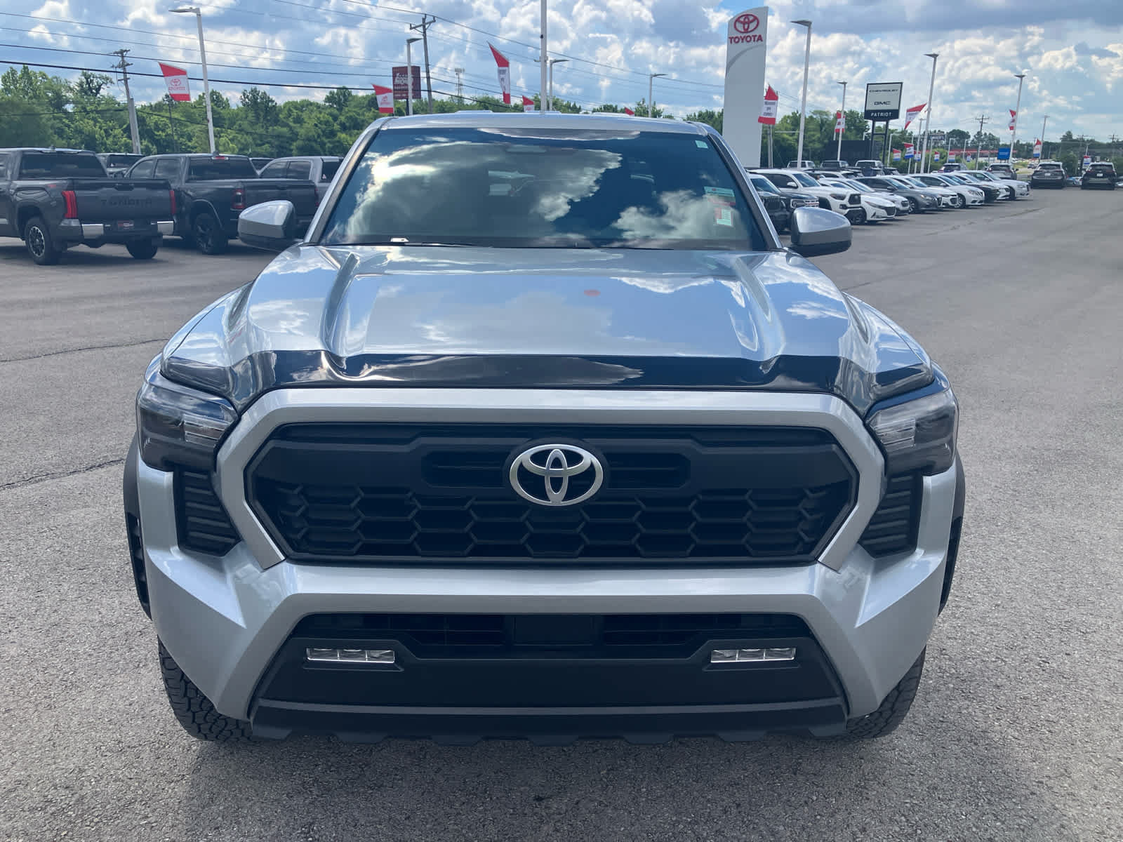 Certified 2024 Toyota Tacoma TRD Off-Road AWD/4WD image 3