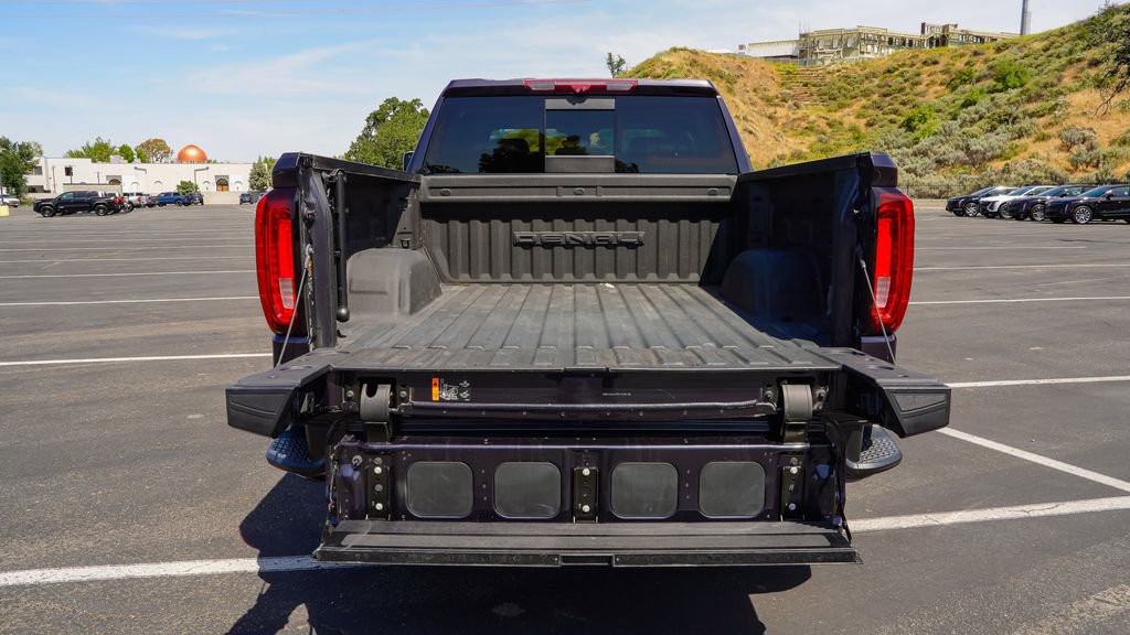 Used 2023 GMC Sierra 1500 Denali w/ Technology Package AWD/4WD image 13
