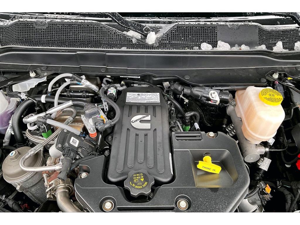 Used 2026 RAM 5500 4x4 Crew Cab w/ Laramie Trim Package image 30