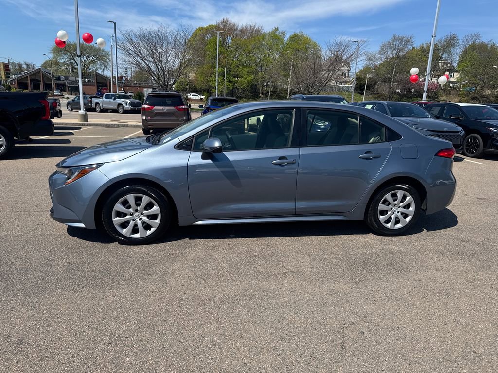 Used 2023 Toyota Corolla LE w/ Carpet Mat Package (TMS) FWD image 5