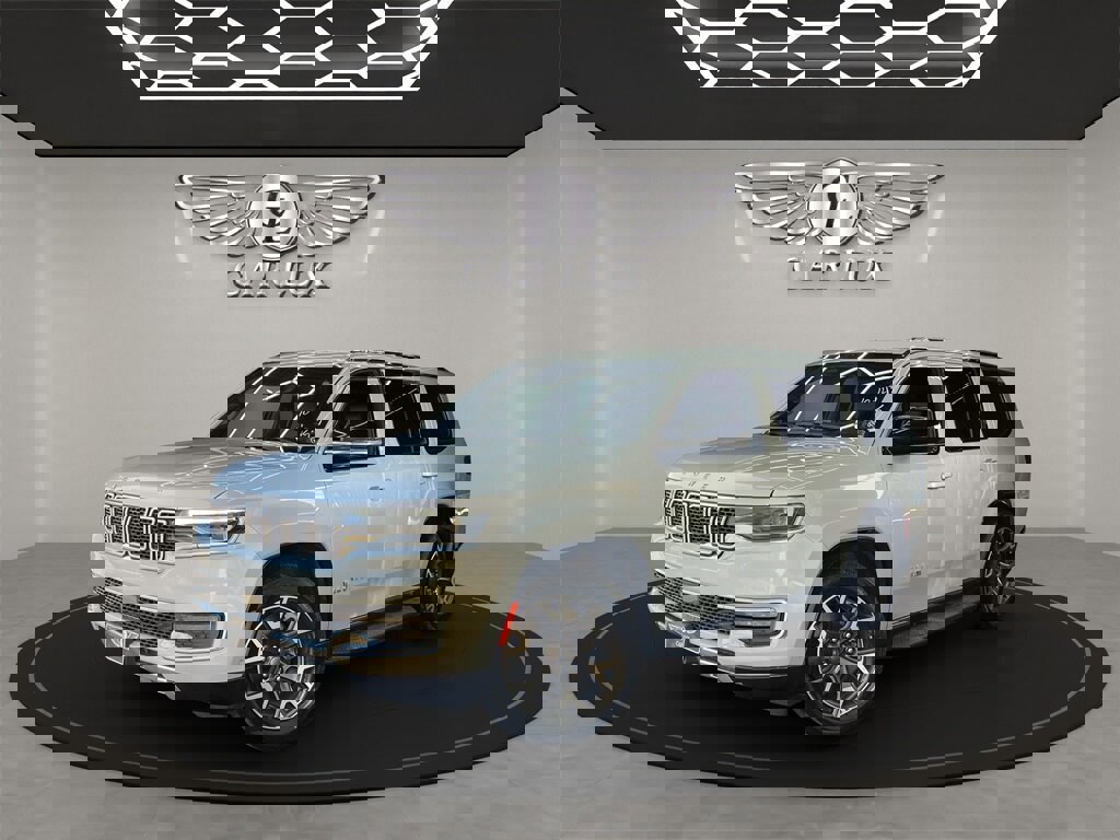 Used 2023 Jeep Wagoneer Series III w/ Preferred Equipment Group image 2