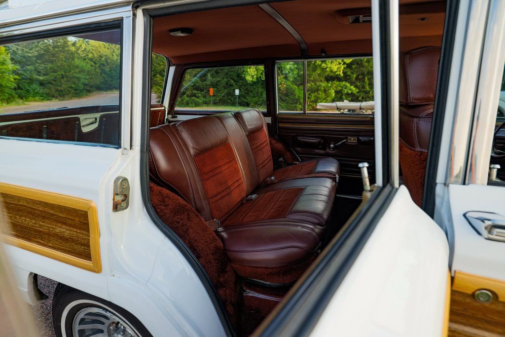 Used 1989 Jeep Grand Wagoneer AWD/4WD image 8