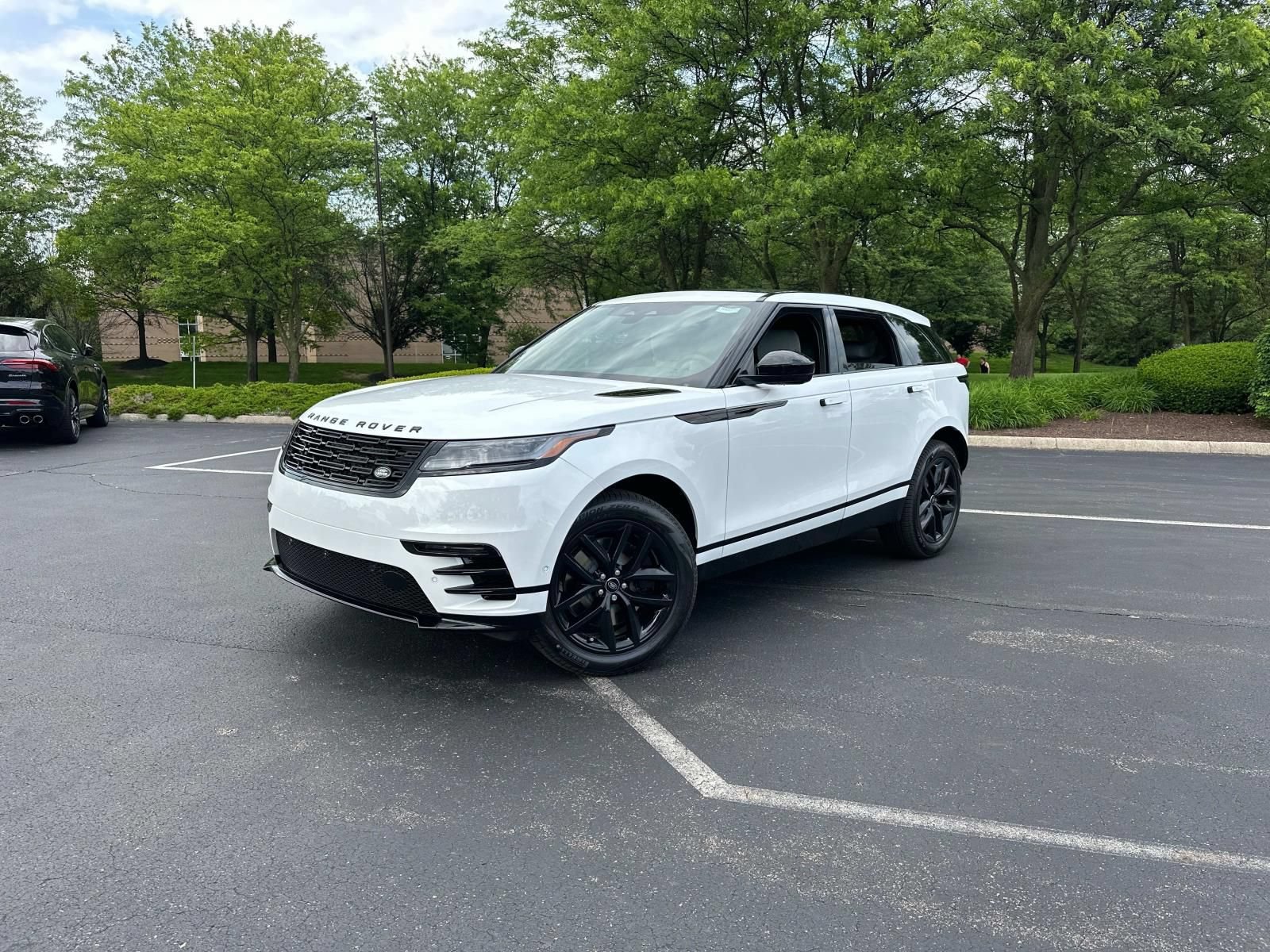 New 2026 Land Rover Range Rover Velar Dynamic SE AWD/4WD video 1