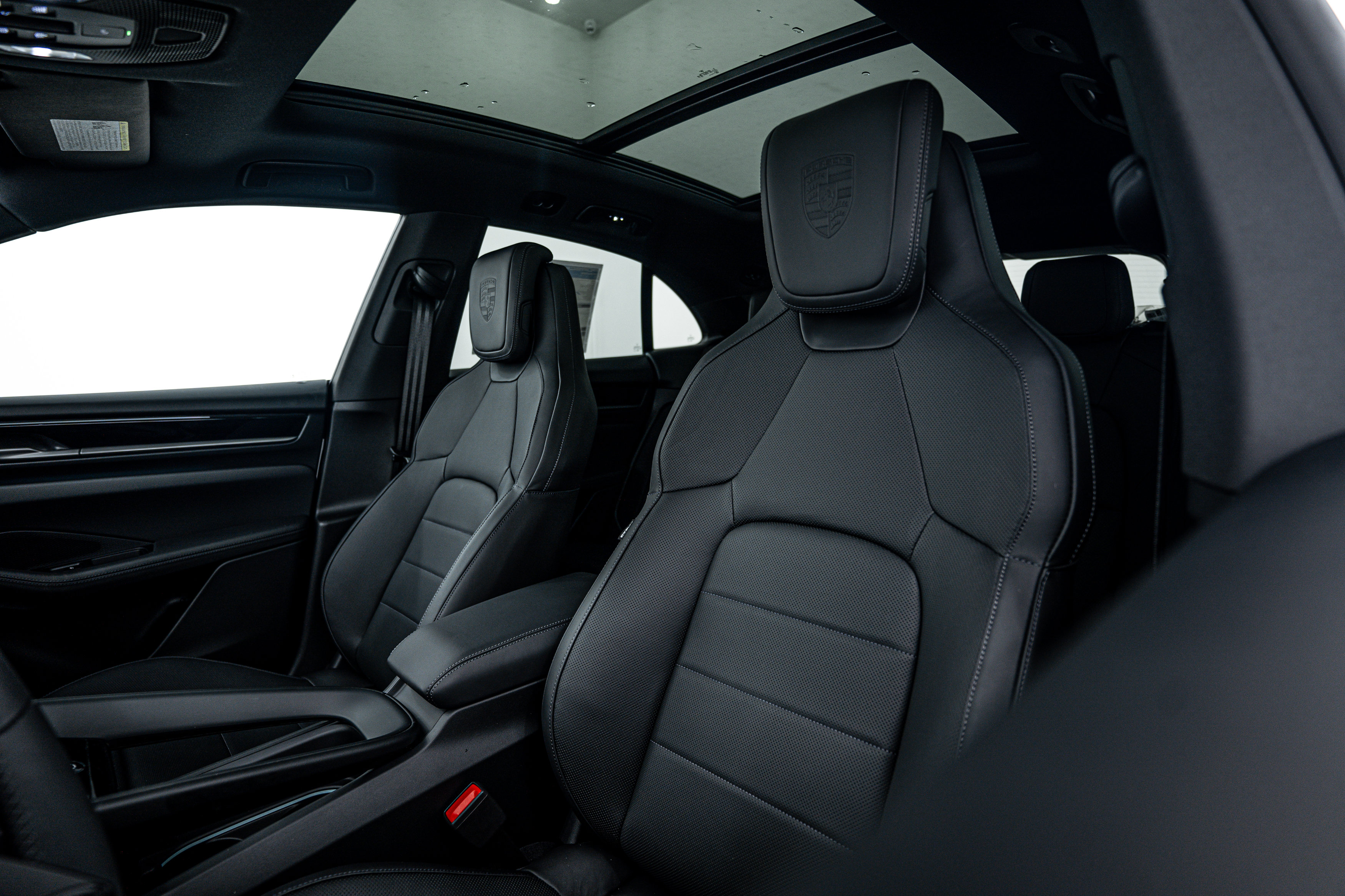 Certified 2025 Porsche Macan Electric image 20