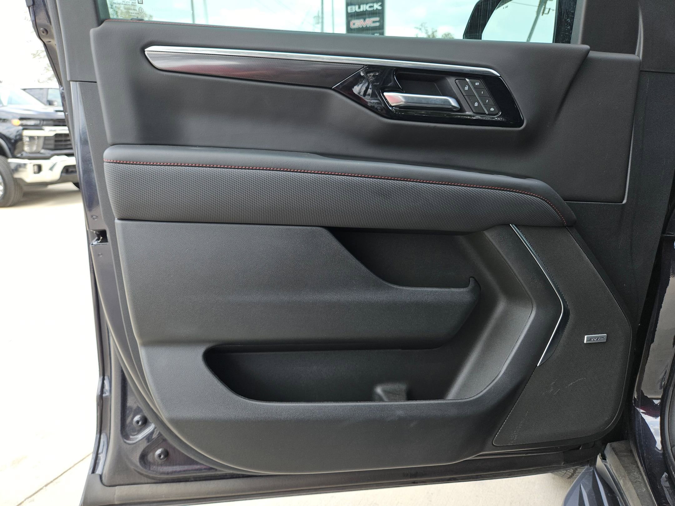 Used 2025 Chevrolet Tahoe RST w/ RST Capability Package image 11