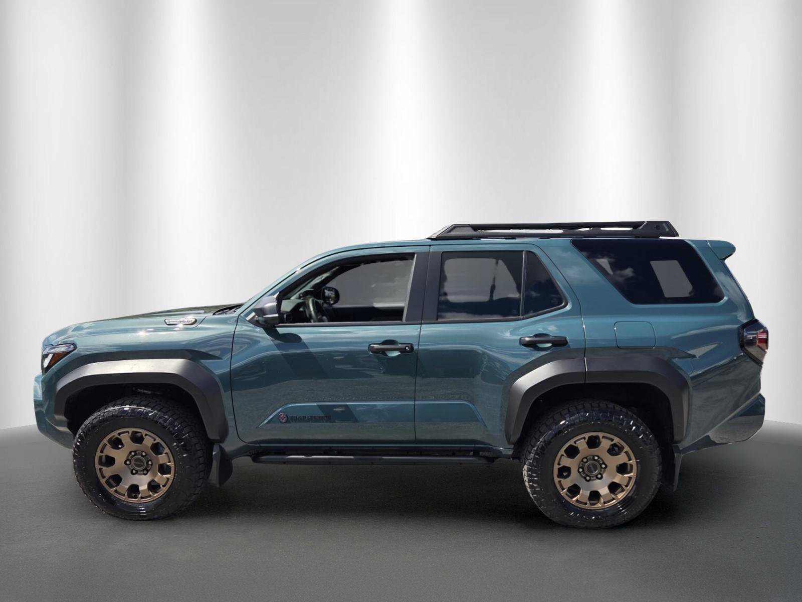 Used 2025 Toyota 4Runner Trailhunter AWD/4WD image 4
