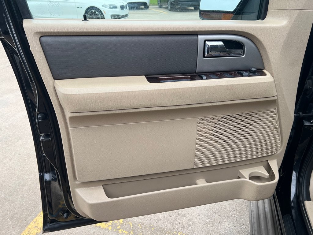 Used 2014 Ford Expedition EL XLT w/ Equipment Group 202A AWD/4WD image 21
