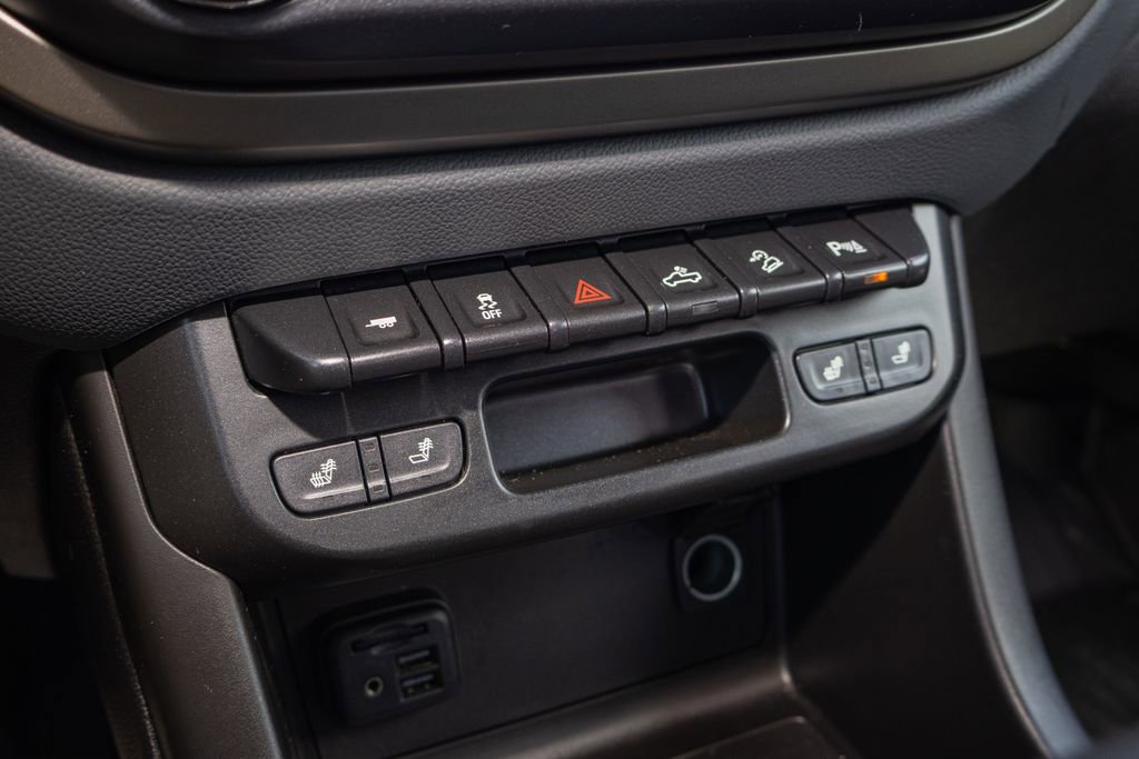 Used 2019 Chevrolet Colorado Z71 AWD/4WD image 22