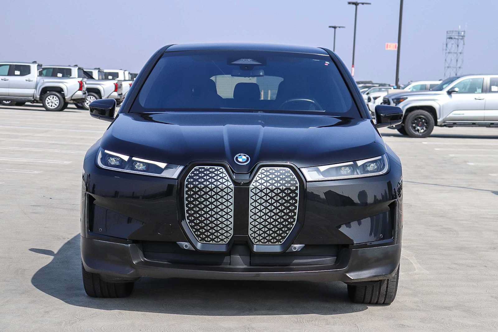 Used 2024 BMW iX xDrive50 w/ Convenience Package AWD/4WD image 2