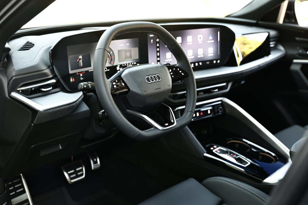 New 2026 Audi SQ5 Premium Plus AWD/4WD image 19
