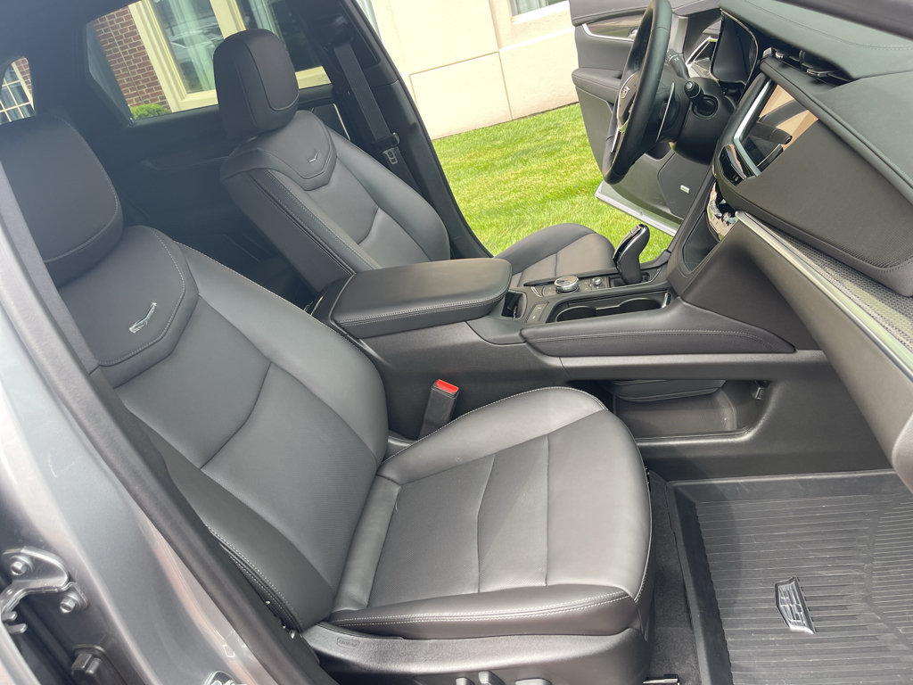 Used 2026 Cadillac XT5 Sportv w/ LPO, Floor Liner Package AWD/4WD image 34