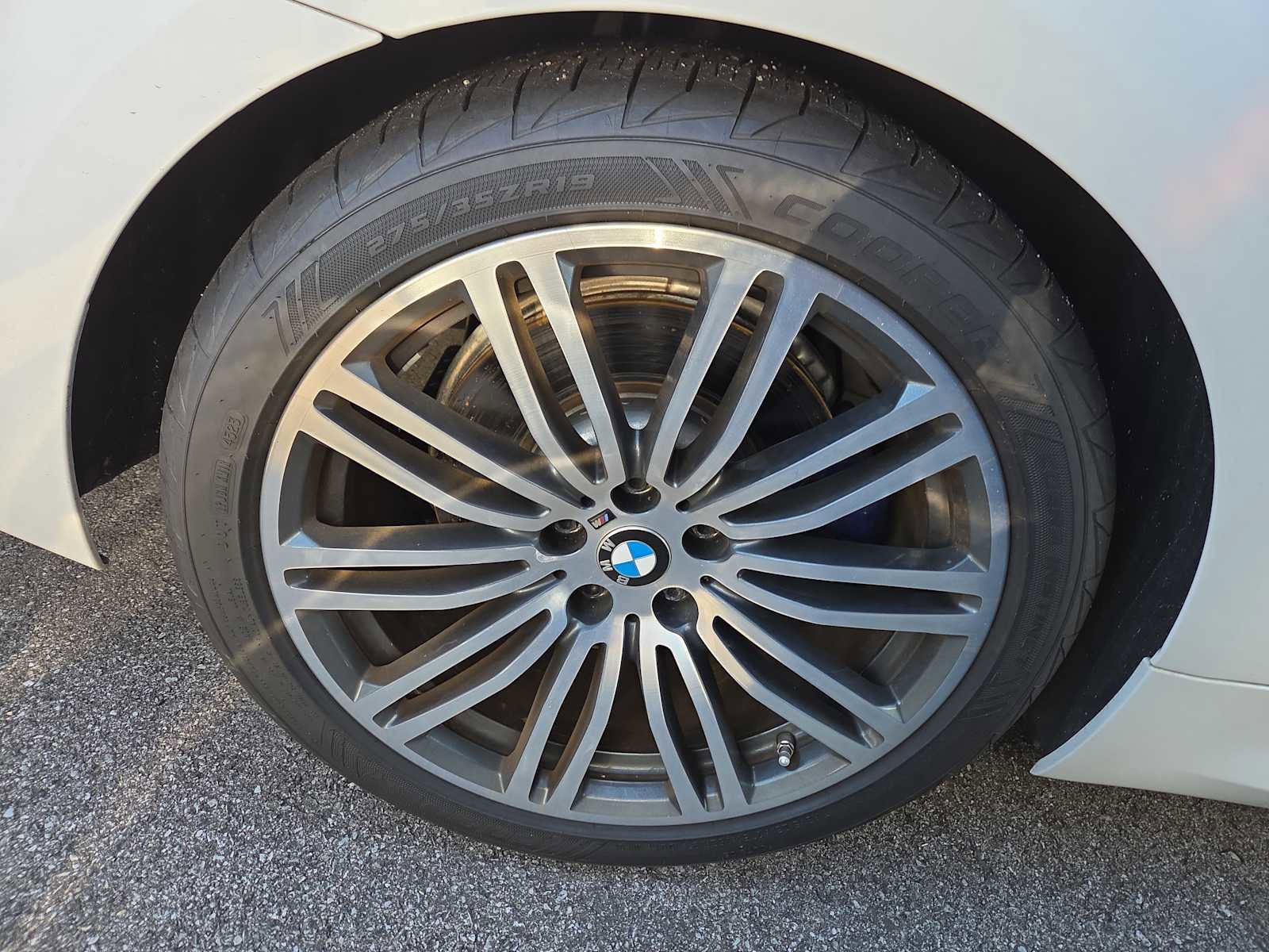 Used 2017 BMW 540i image 4