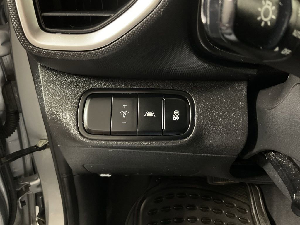 Used 2021 Hyundai Venue SE FWD image 27