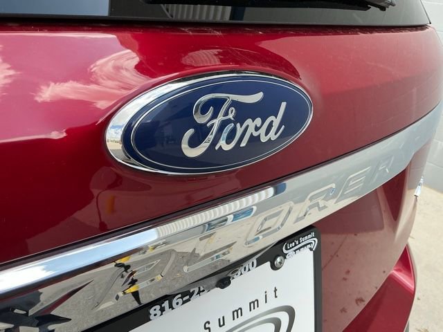 Used 2017 Ford Explorer XLT w/ Equipment Group 202A image 4