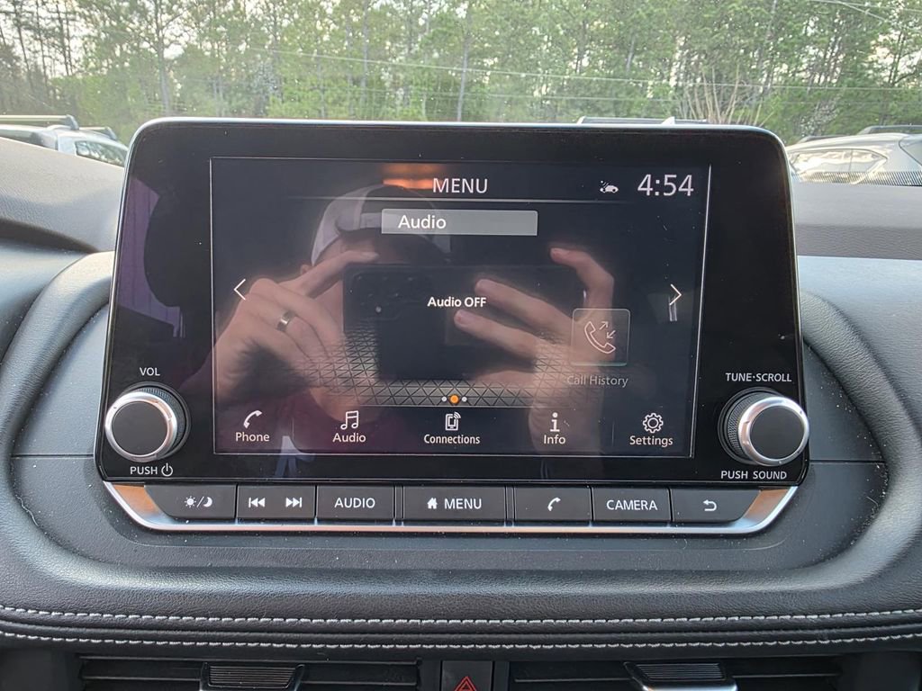 Used 2023 Nissan Rogue SV image 18