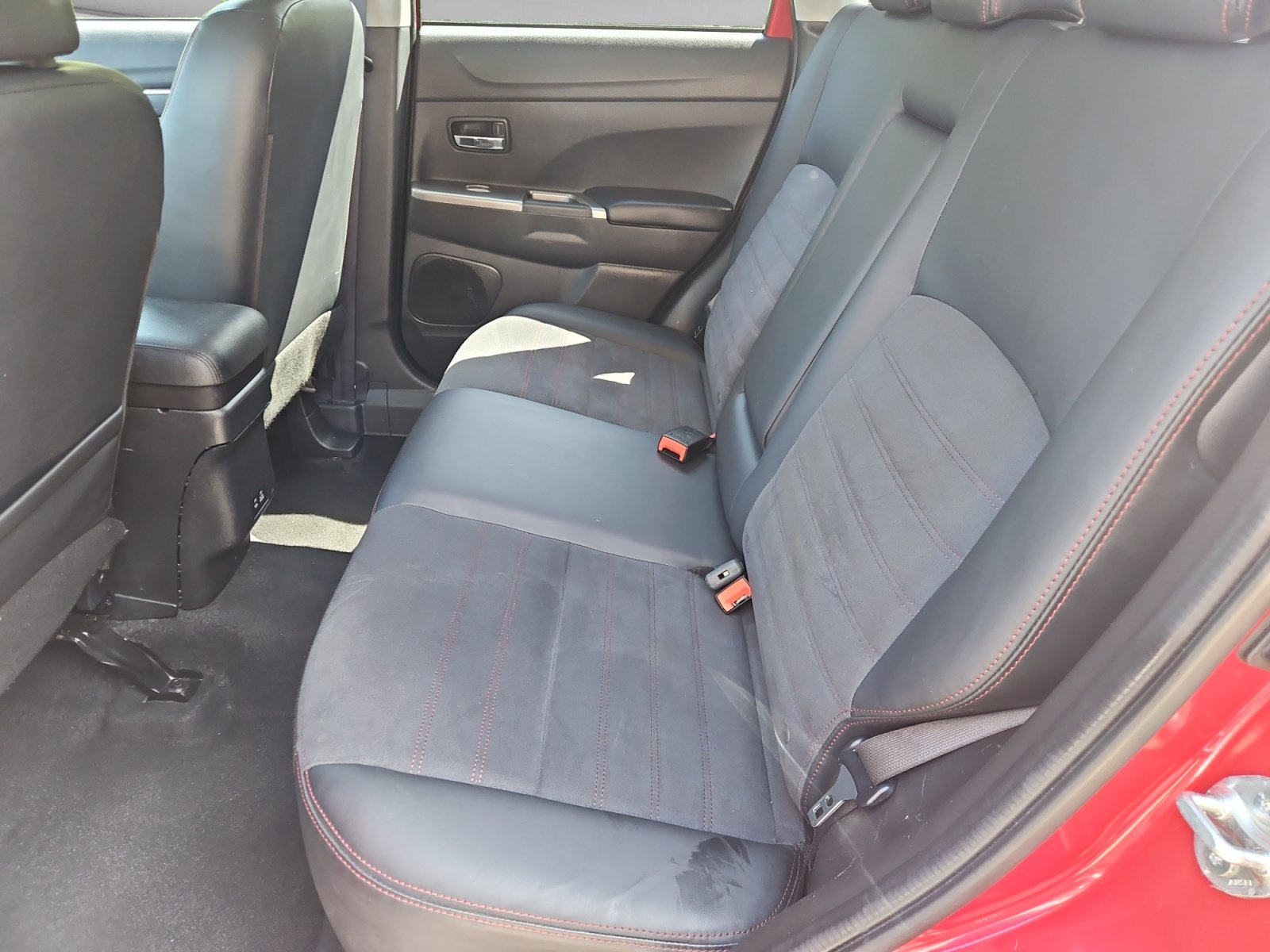 Used 2025 Mitsubishi Outlander Sport SE AWD/4WD image 14