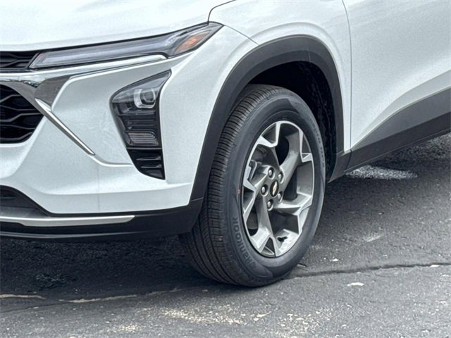 New 2025 Chevrolet Trax LT w/ Driver Confidence Package image 8