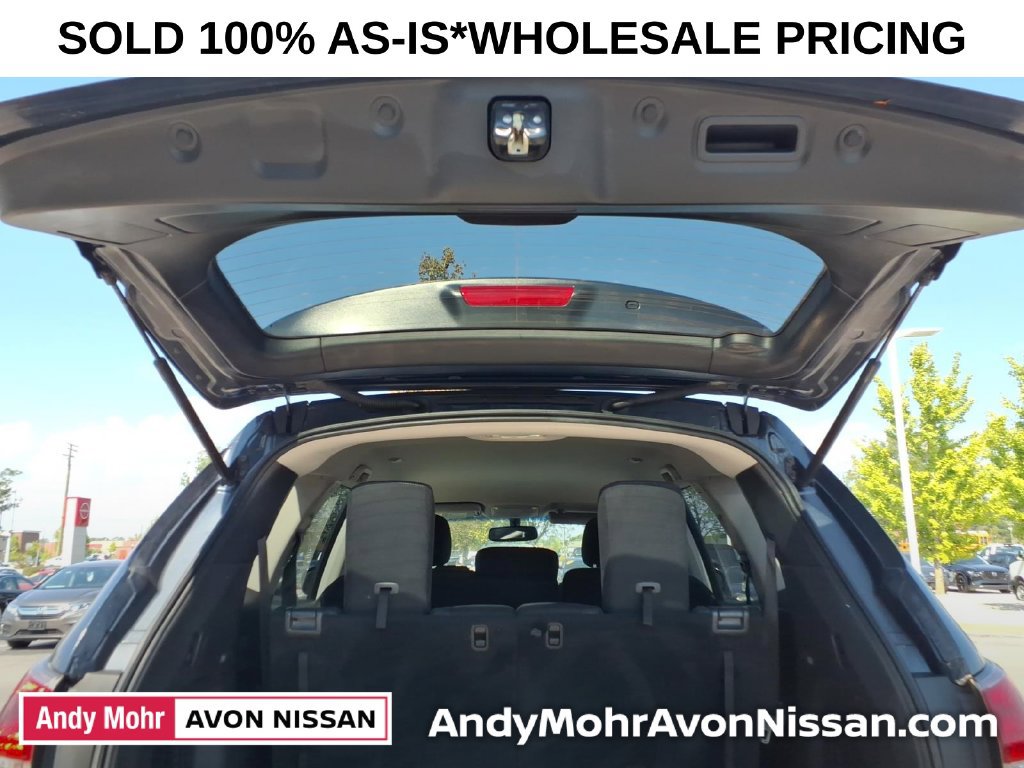 Used 2015 Nissan Pathfinder SV w/ Trailer Tow Package FWD image 10