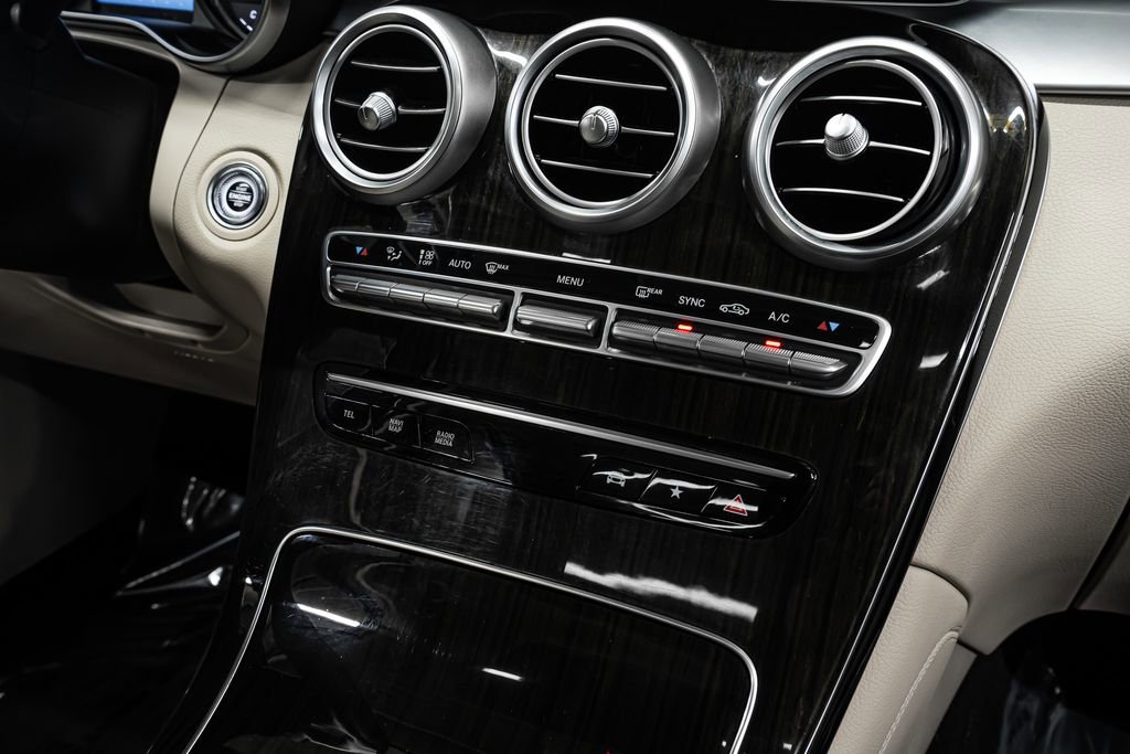 Used 2021 Mercedes-Benz GLC 300 image 25