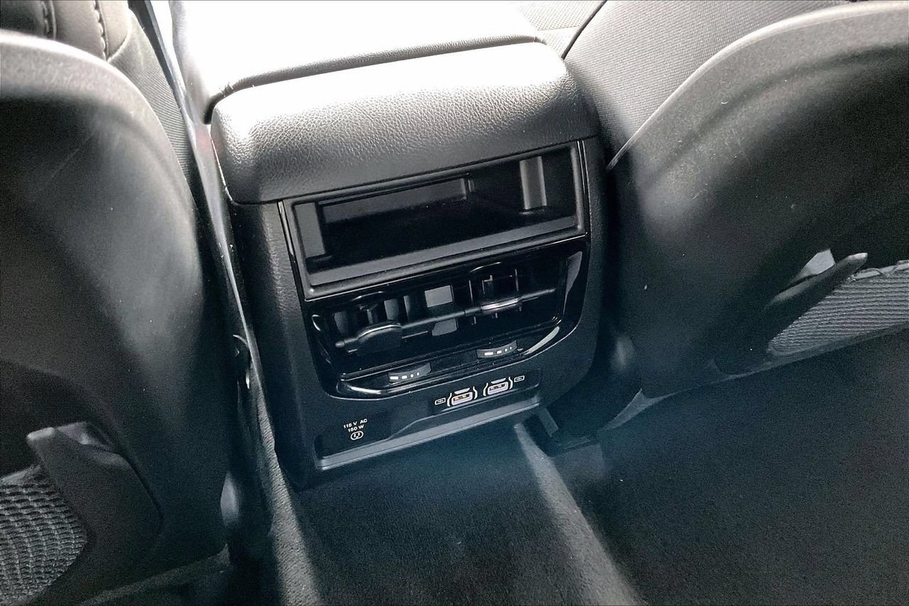 Used 2023 Jeep Grand Cherokee Altitude AWD/4WD image 16