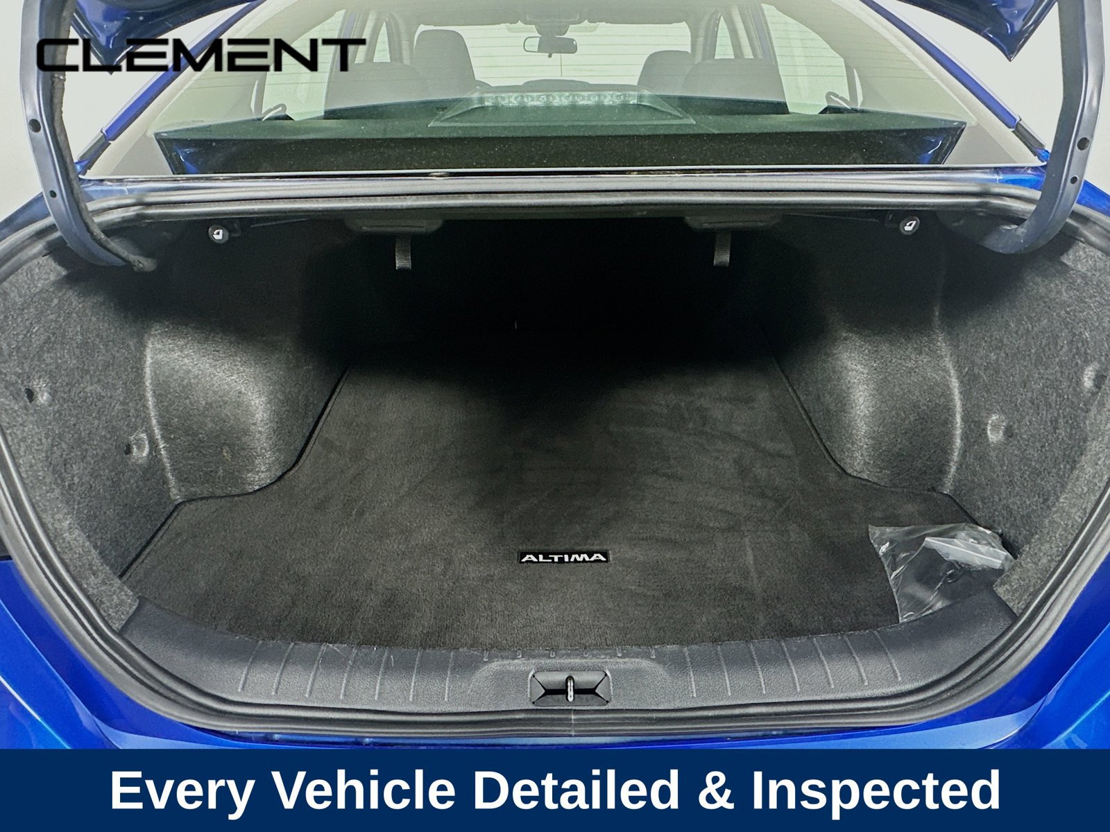 Used 2025 Nissan Altima 2.5 SV AWD/4WD image 9