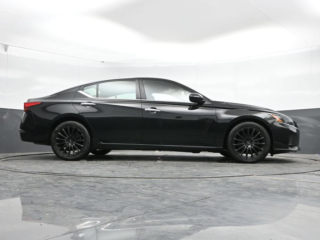 Used 2023 Nissan Altima 2.5 SV FWD image 40