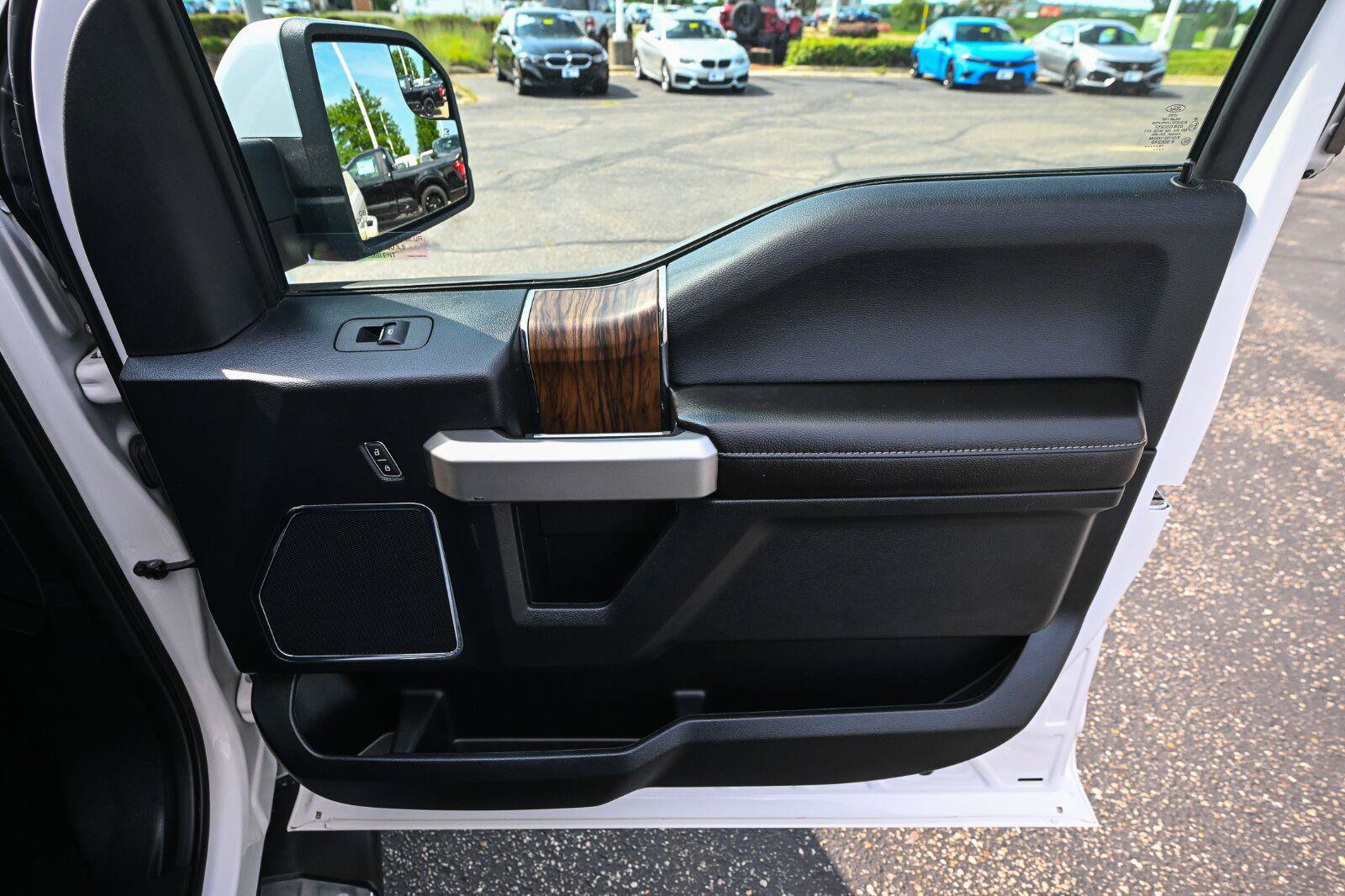 Used 2019 Ford F150 Lariat w/ Trailer Tow Package AWD/4WD image 27