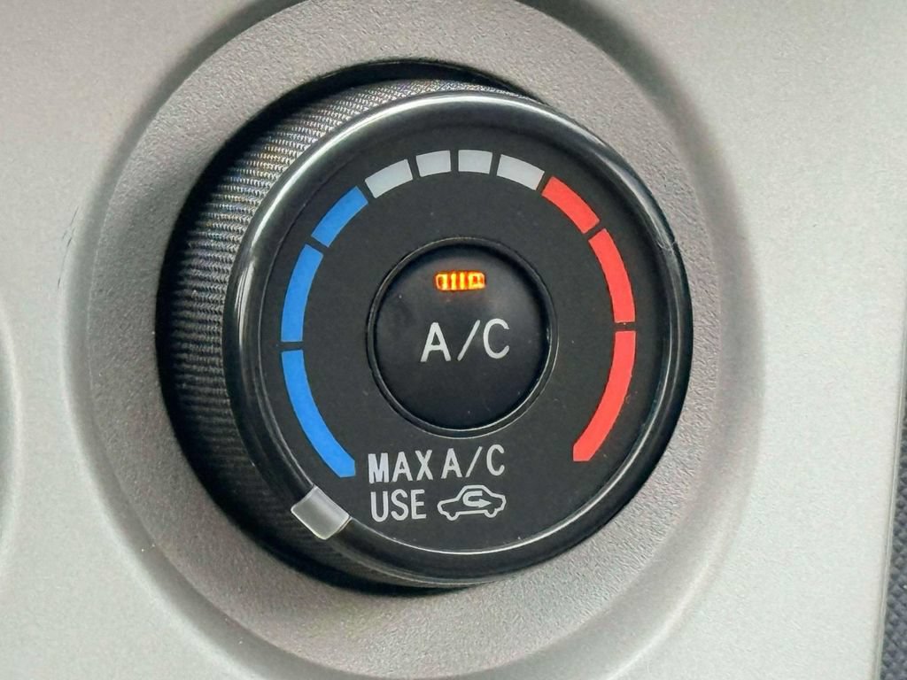 Used 2009 Toyota Matrix S FWD image 29