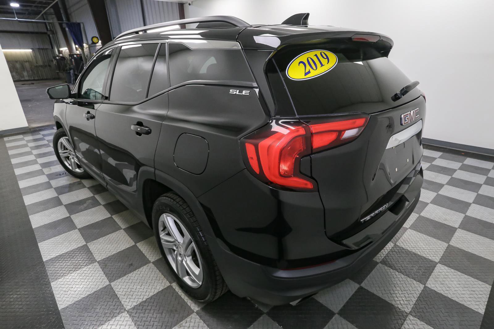Used 2019 GMC Terrain SLE w/ Driver Convenience Package image 12