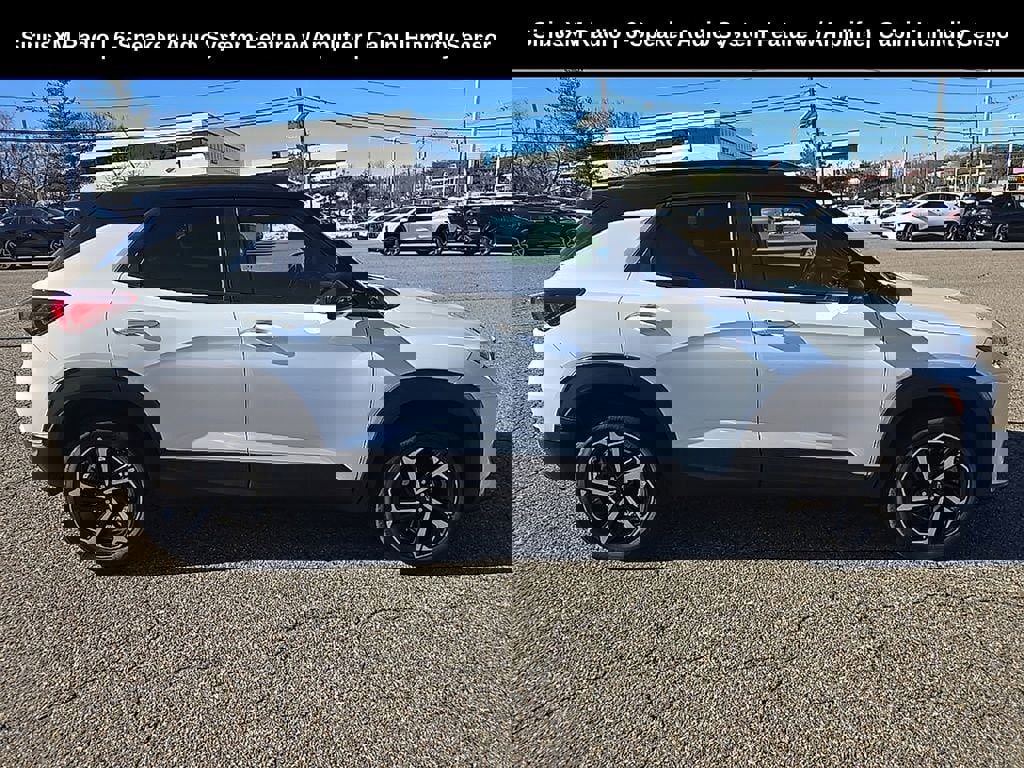 Used 2023 Chevrolet TrailBlazer RS w/ Convenience Package image 2