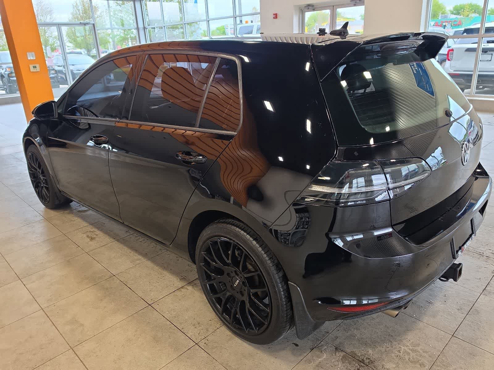 Used 2015 Volkswagen Golf TDI S FWD image 9