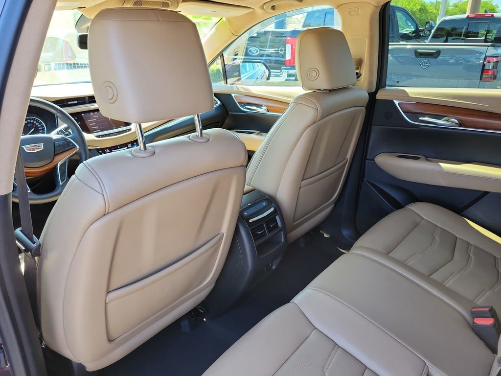 Used 2017 Cadillac XT5 Platinum w/ Driver Assist Package image 13