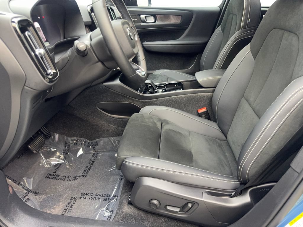 Used 2023 Volvo C40 P8 Recharge Ultimate AWD/4WD image 27