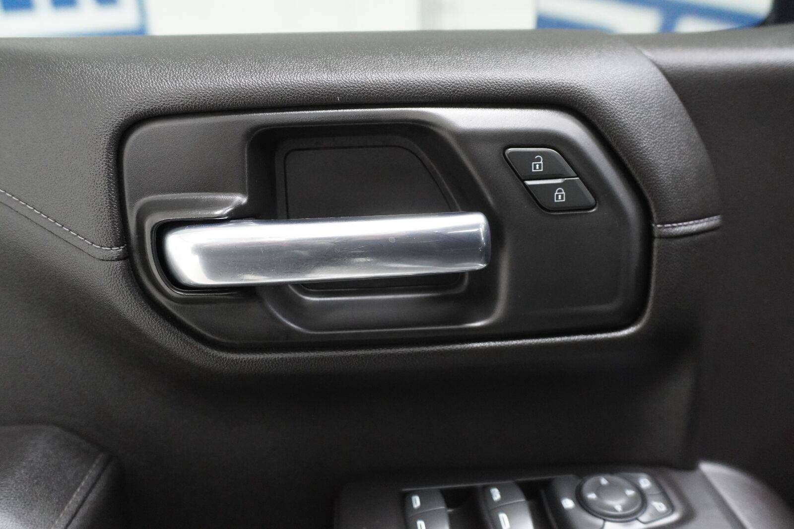 Used 2020 Chevrolet Silverado 1500 LT w/ Texas Edition RWD image 6