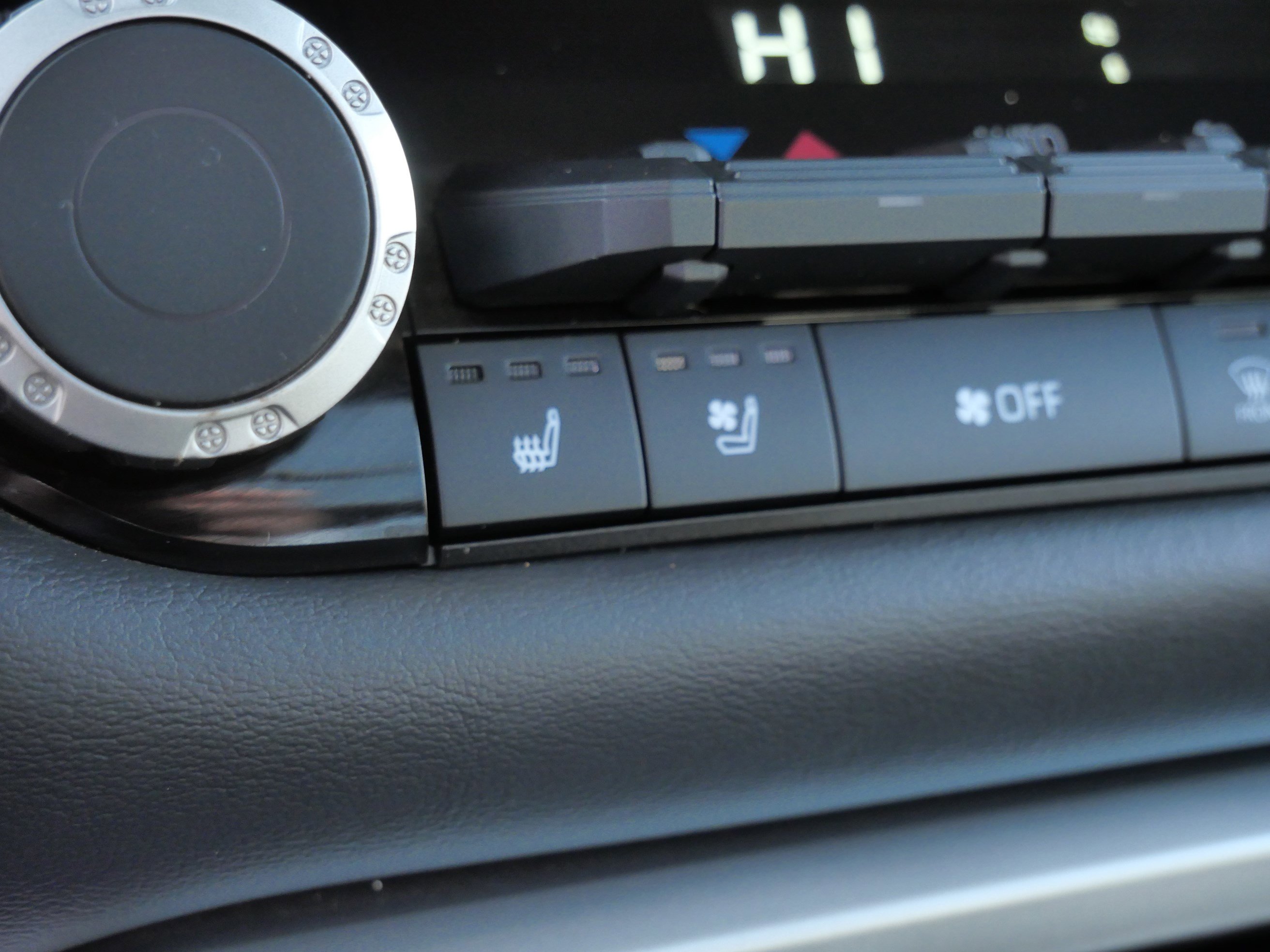 Used 2025 Toyota Tundra Platinum image 31