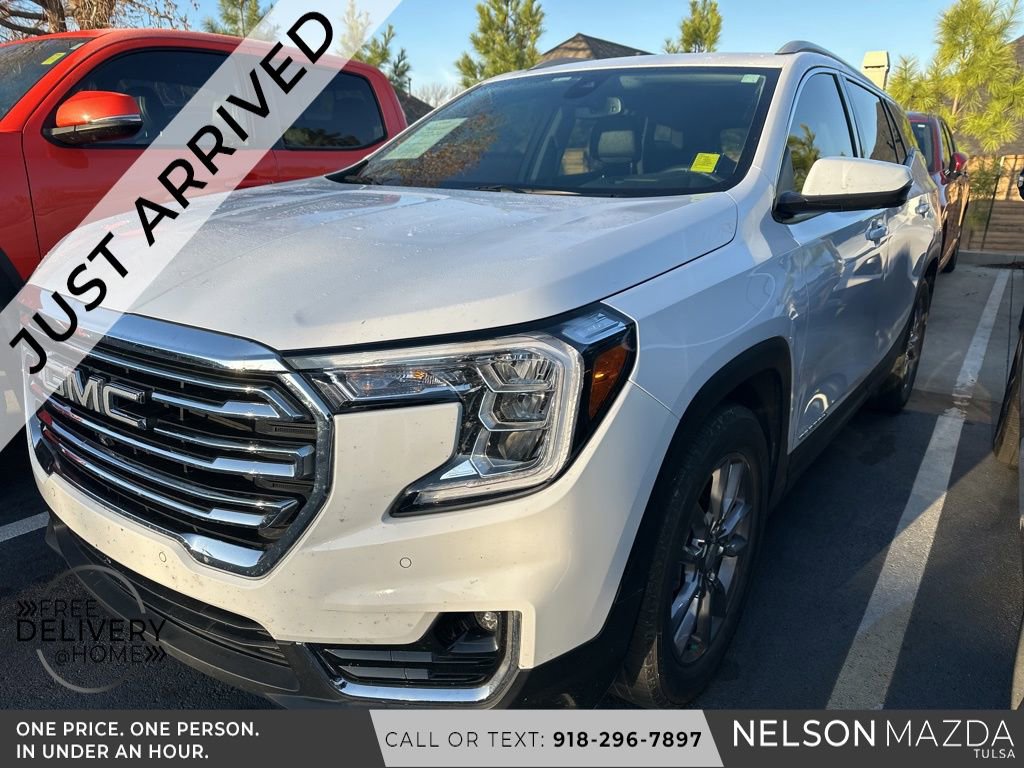 Used 2022 GMC Terrain SLT w/ Infotainment Package II image 1