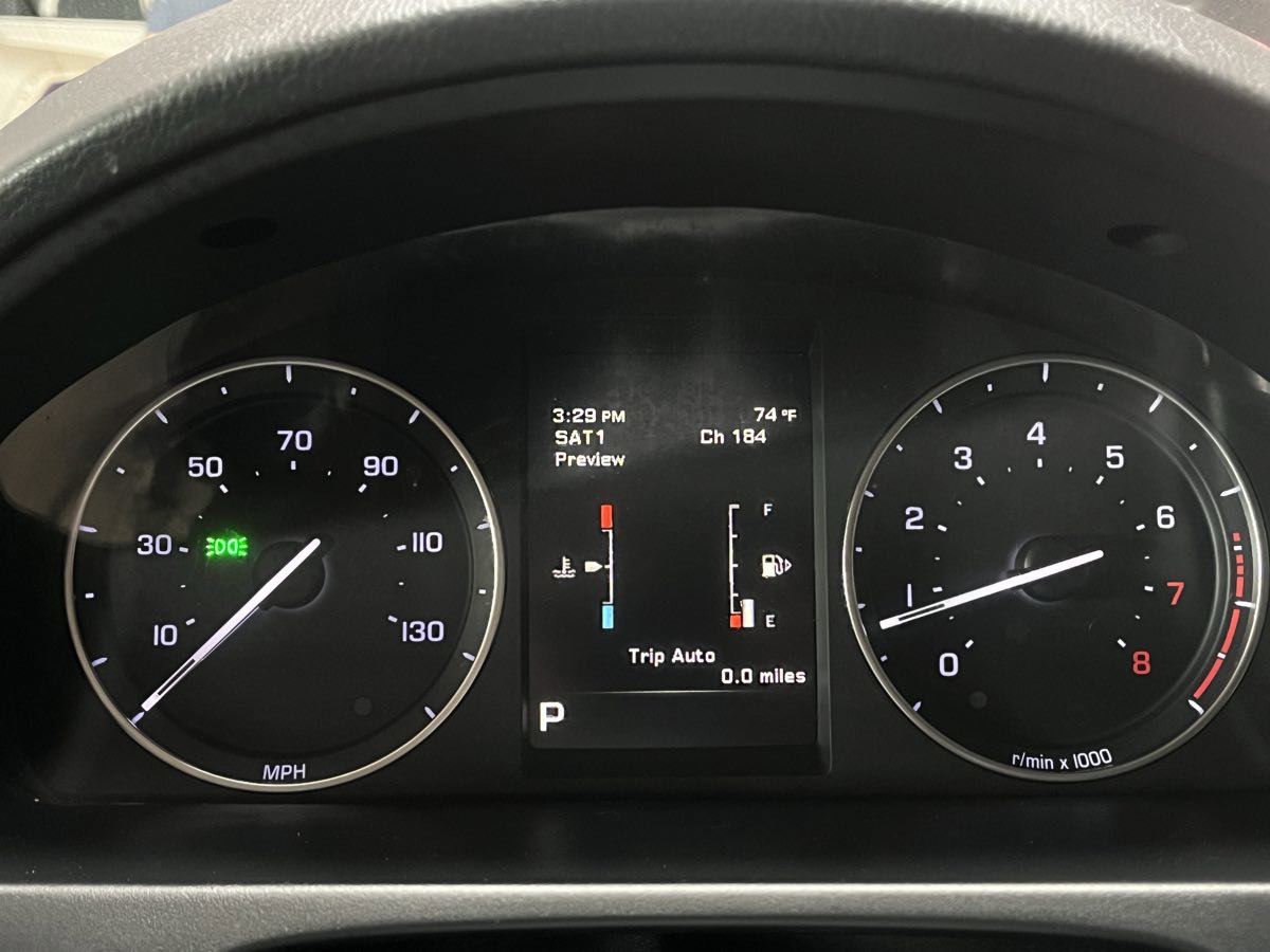 Used 2014 Land Rover LR2 AWD/4WD image 16