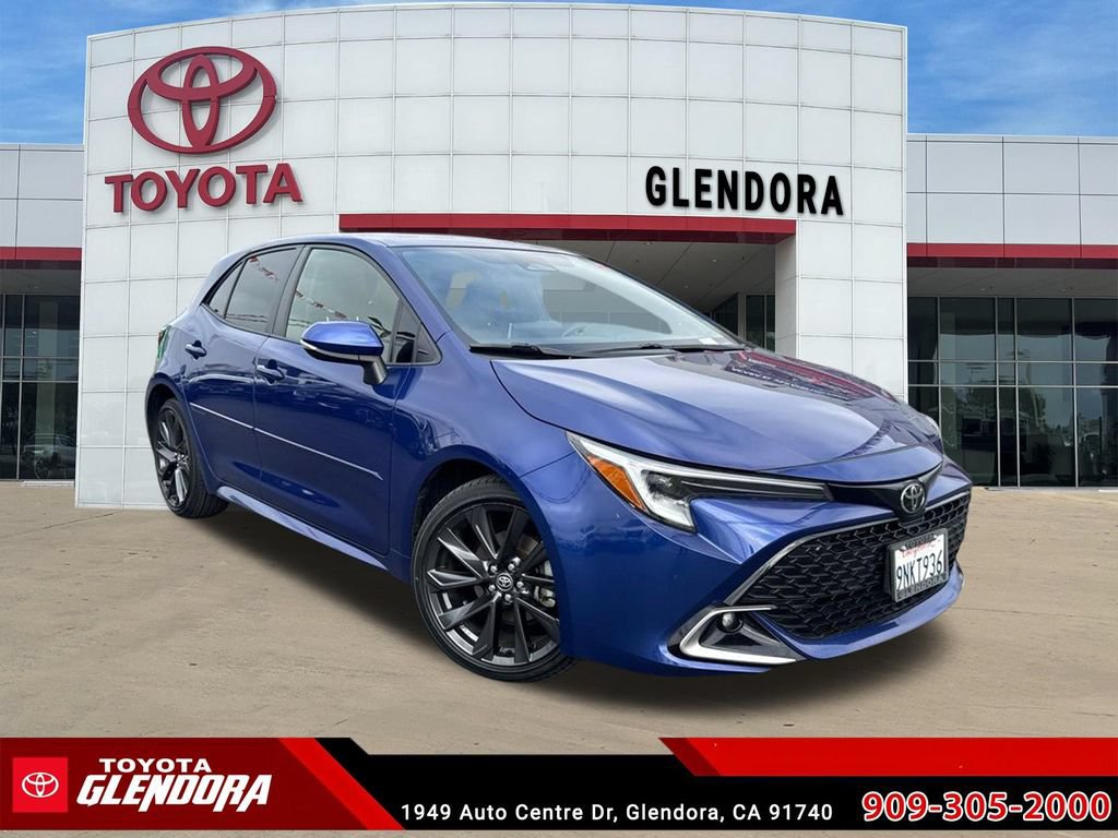 Certified 2025 Toyota Corolla XSE FWD image 1