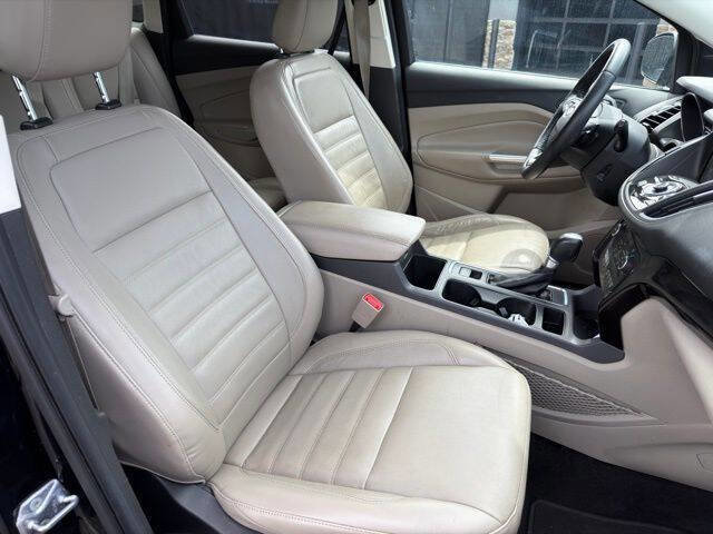 Used 2018 Ford Escape Titanium w/ Ford Safe & Smart Package AWD/4WD image 13