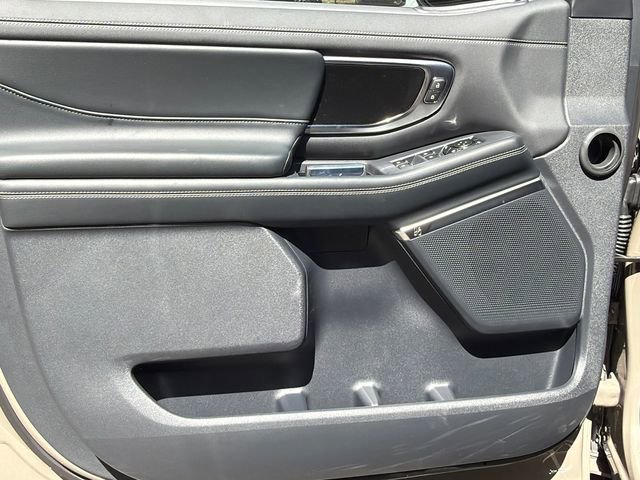 New 2026 Ford Expedition Platinum image 10