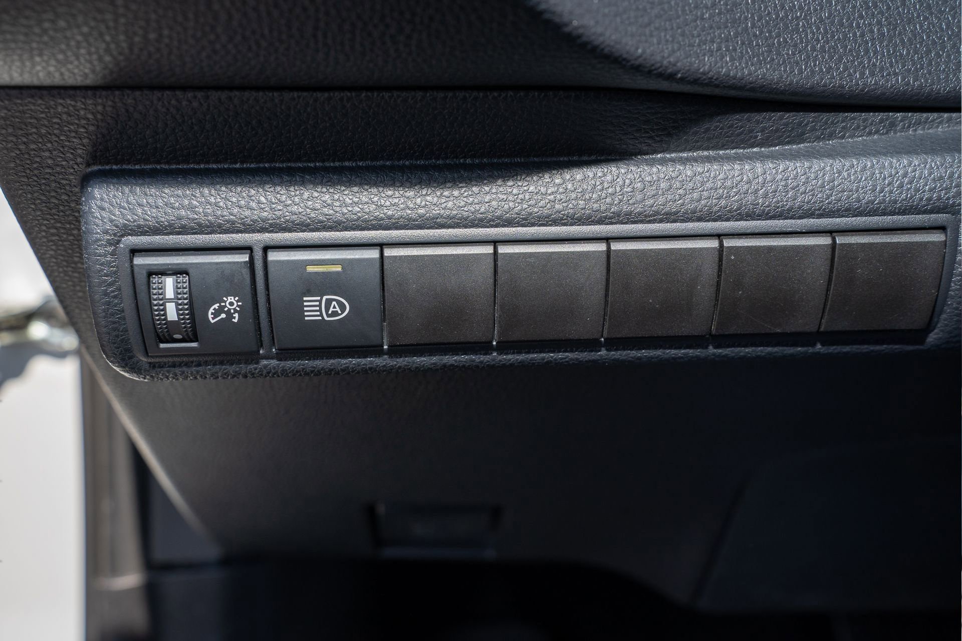 Used 2024 Toyota Corolla LE image 28