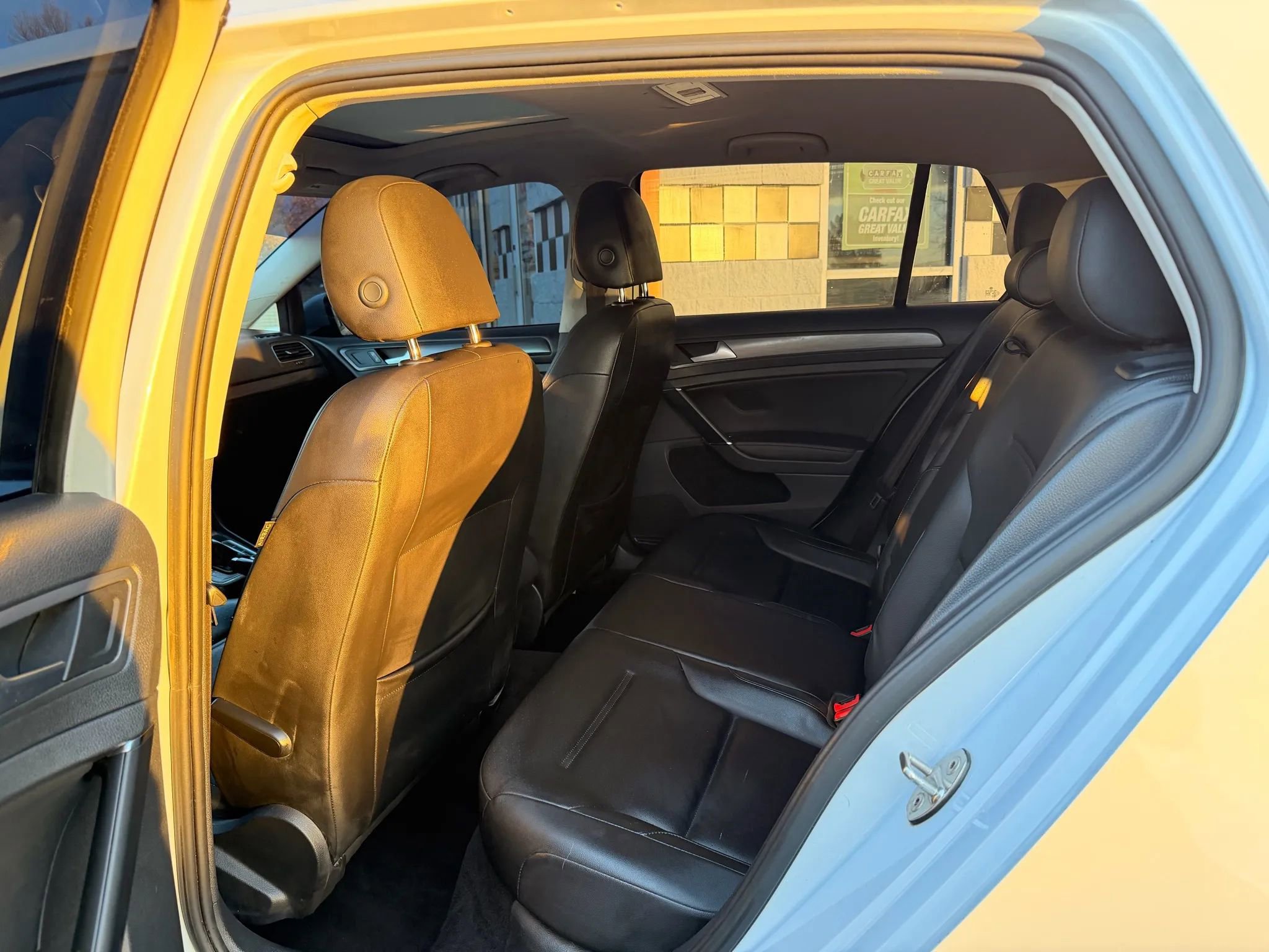 Used 2021 Volkswagen Golf 4-Door FWD image 18