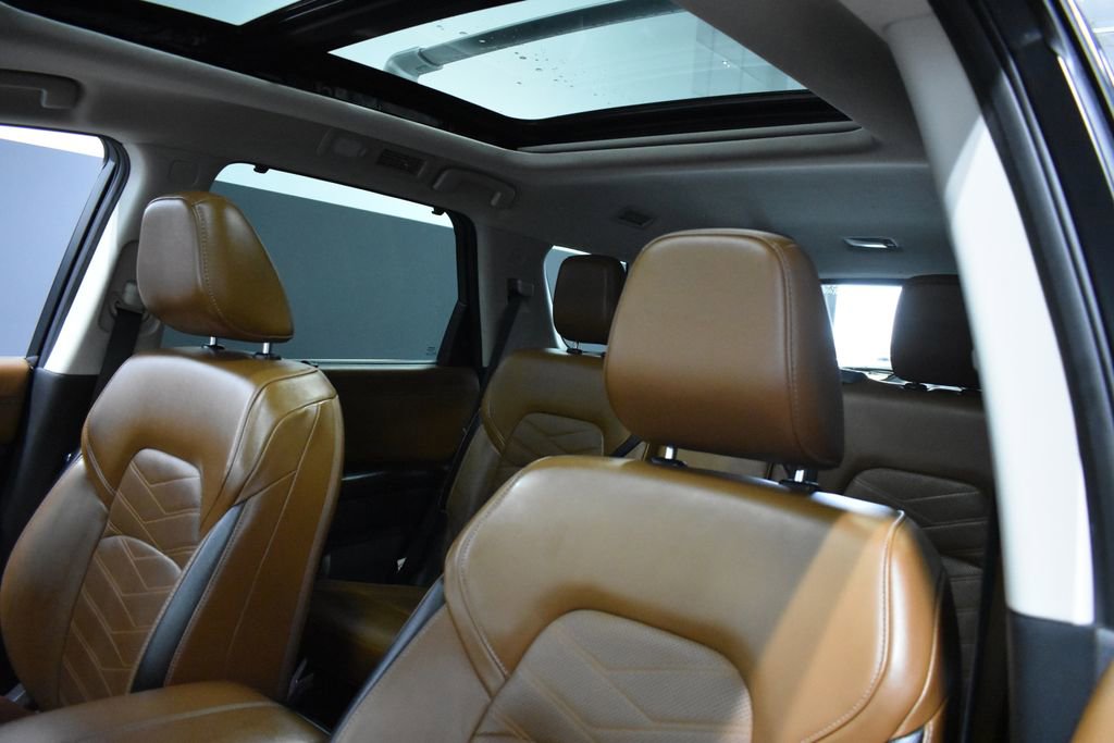 Certified 2023 Nissan Pathfinder Platinum w/ Cargo Package image 16