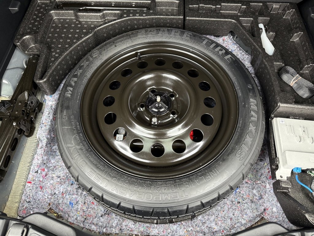 Certified 2023 Ford Escape SE w/ PHEV Premium Package image 9