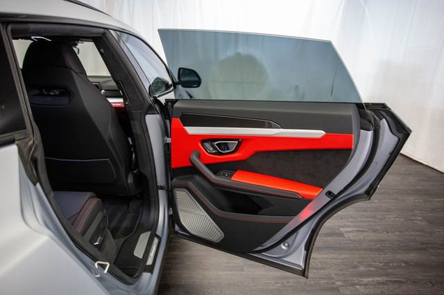 Used 2022 Lamborghini Urus image 23
