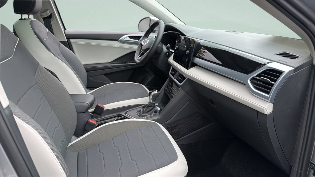 New 2026 Volkswagen Taos SE FWD image 31