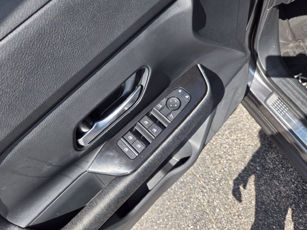 New 2027 Nissan Kicks SV w/ Cold Weather Package FWD image 17