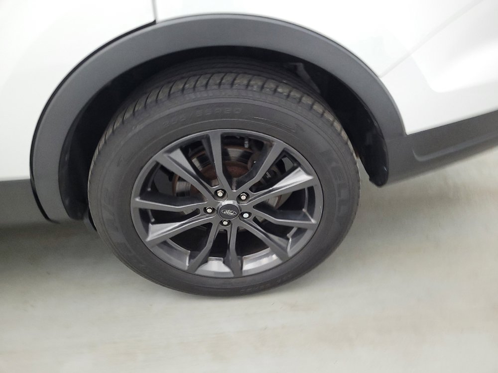 Used 2018 Ford Explorer XLT w/ Equipment Group 202A FWD image 31
